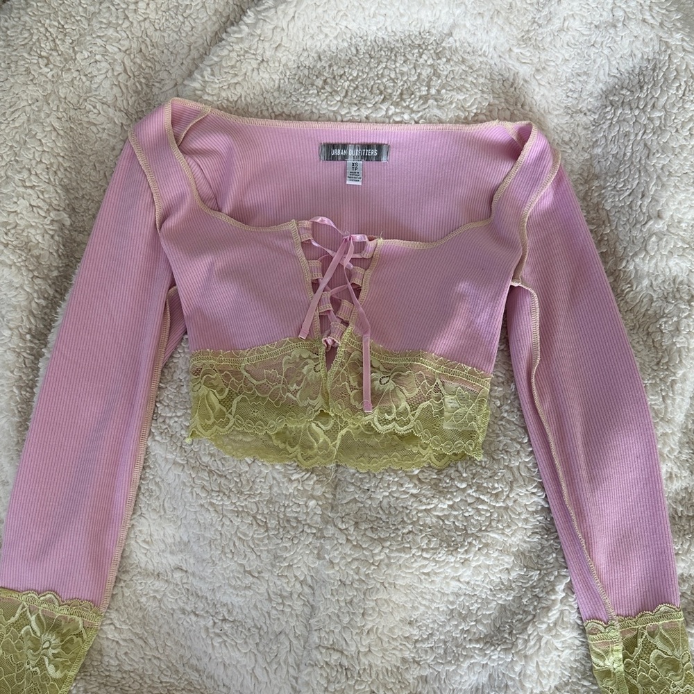adorable pink cropped long sleeve! ೀ⋆｡🌷